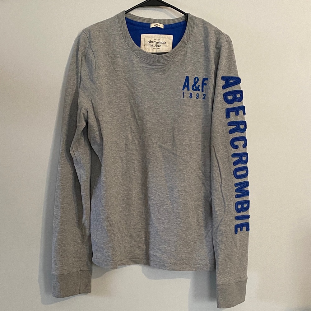 Abercrombie & Fitch Gray and Blue Muscle Tee